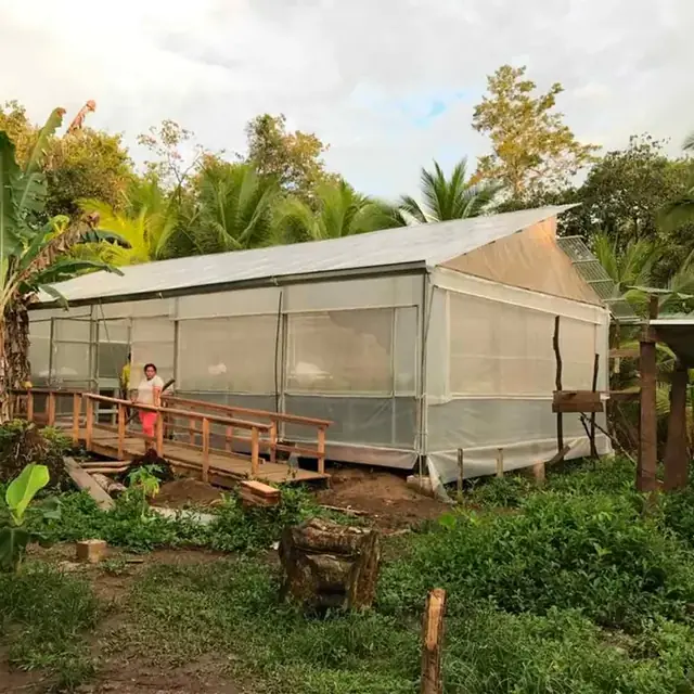 Invernadero dos aguas en Coquí, Chocó